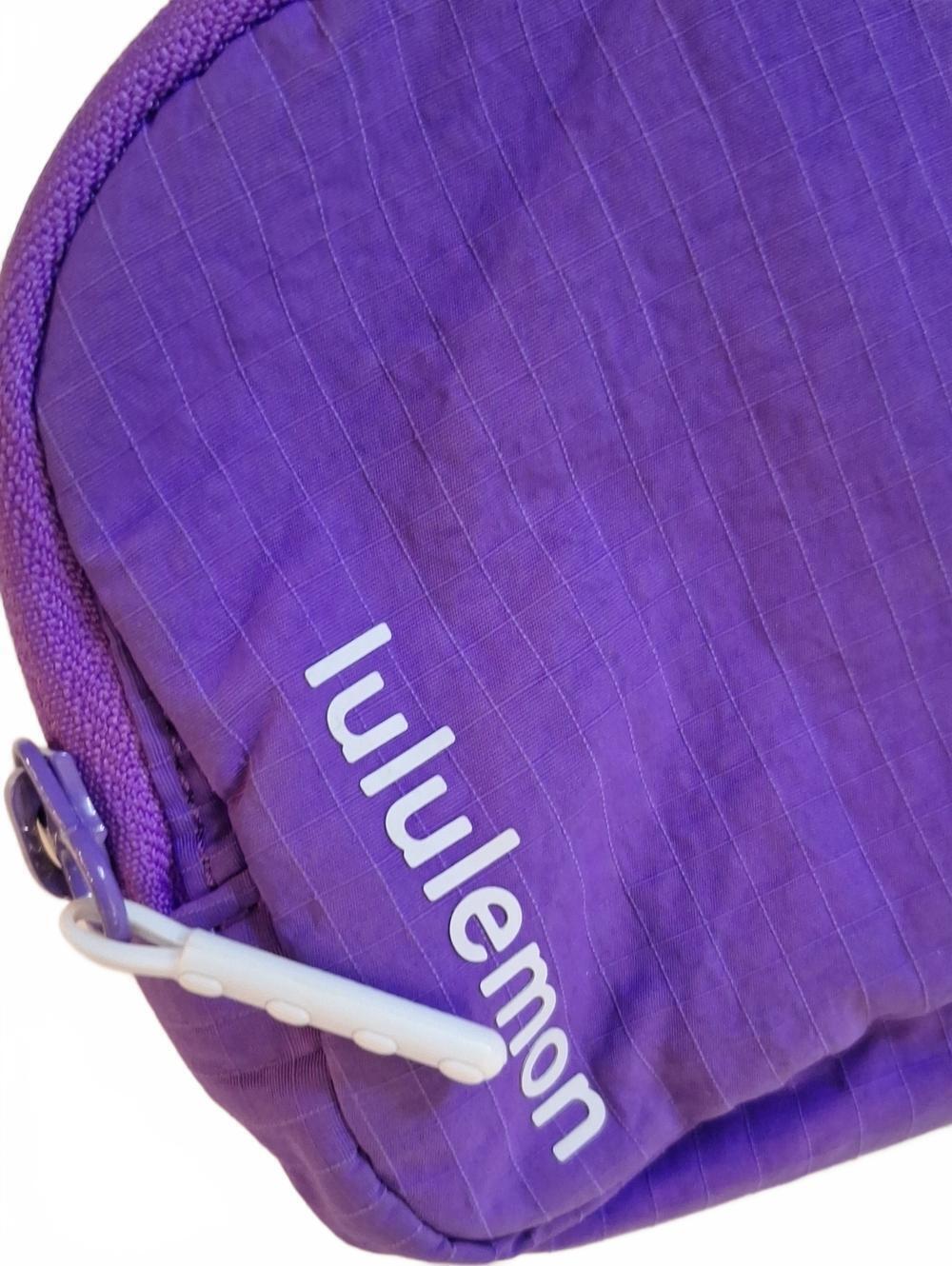 Lululemon Everywhere Belt Bag - Picture 4 of 6